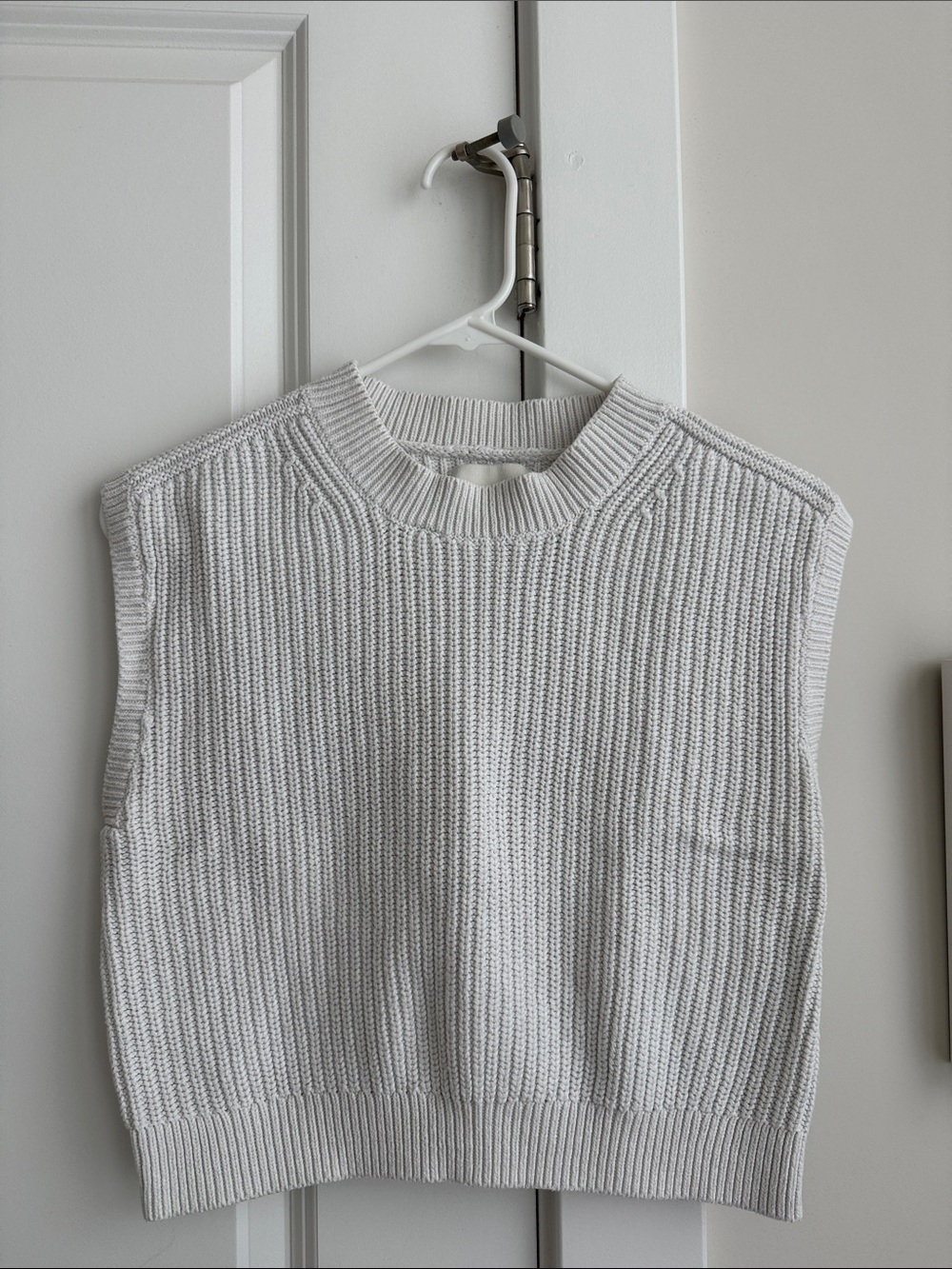 Abercrombie Rib-Knit Sweater Vest